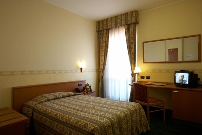 Hotel Dropiluc Druento Pokój zdjęcie